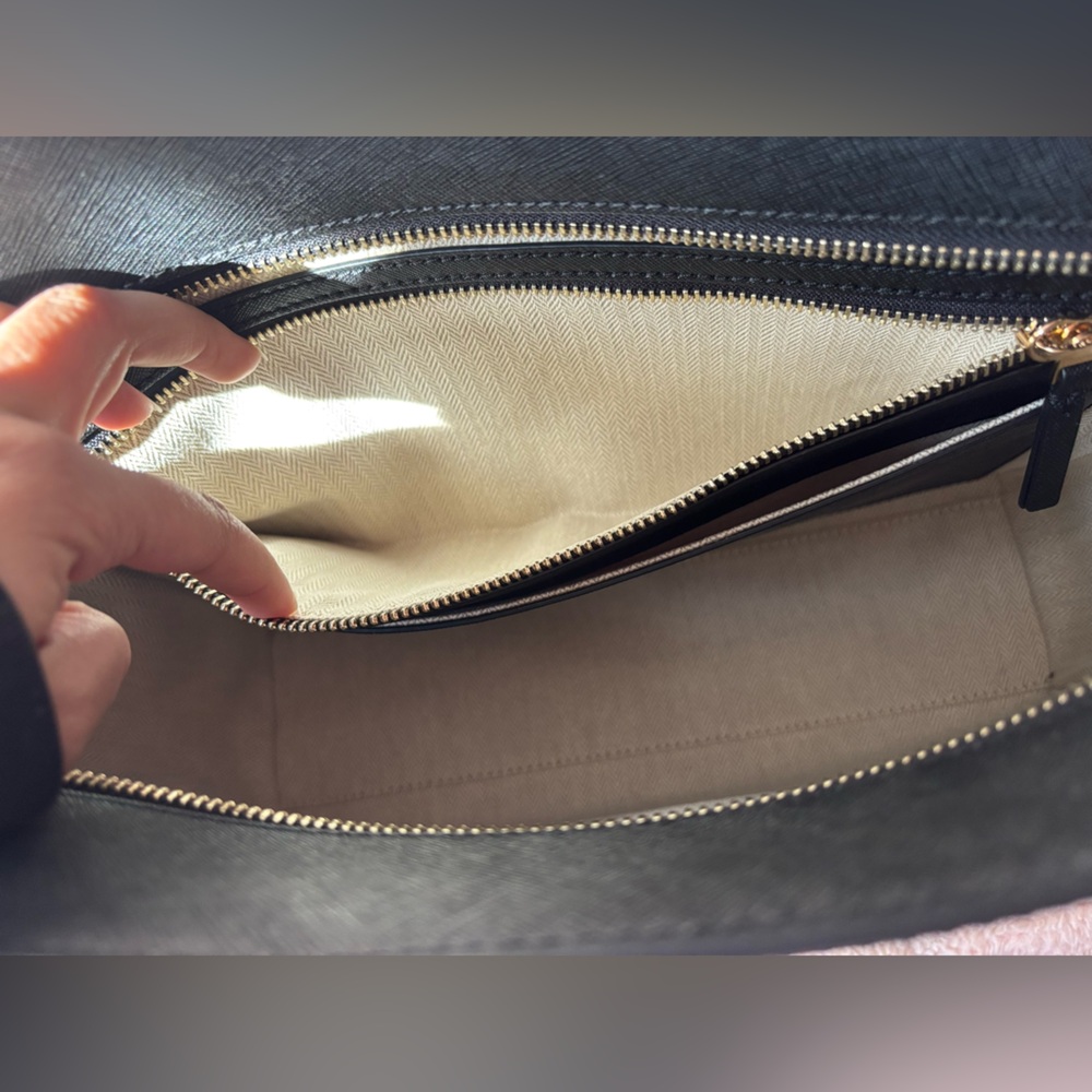 Tory Burch Emerson Leather Women's Tote - Picture 11 of 14
